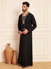 Men's Black Embroidered Thobe